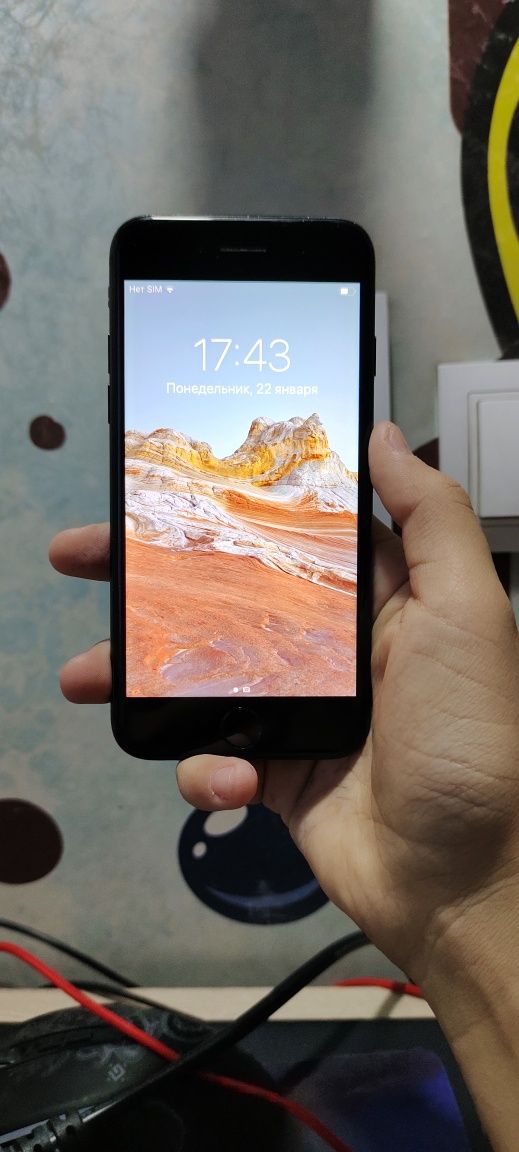 Iphone 7 АКБ 100%,зарядка и чехол в подарок