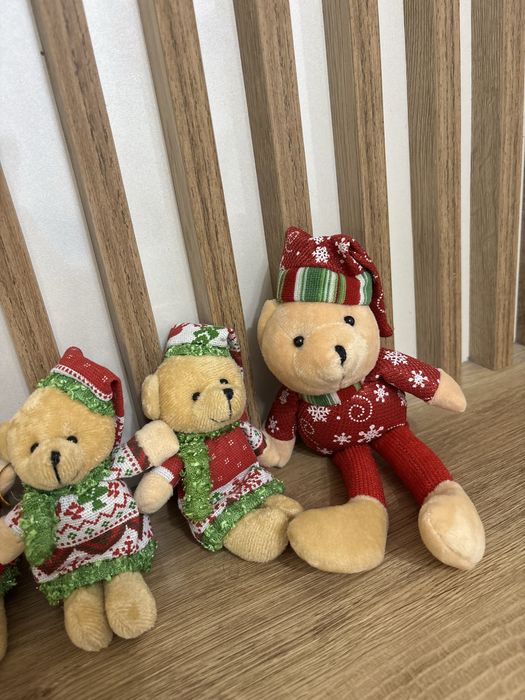 Плюшени коледни играчки