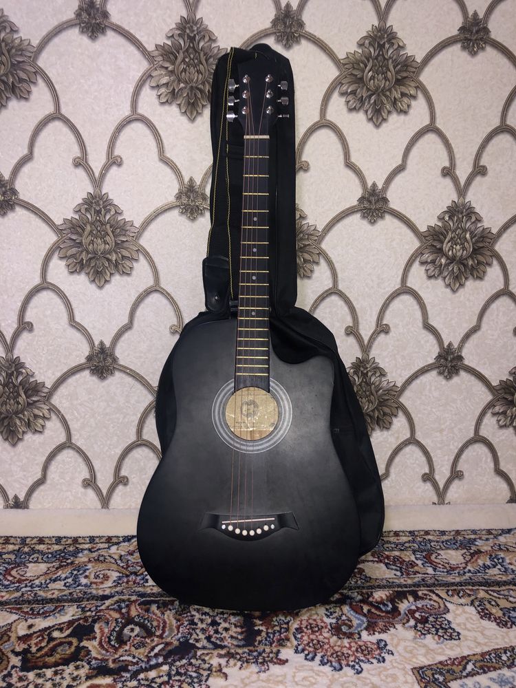 Gitara bonus sumkasi va remeni razmeri 38