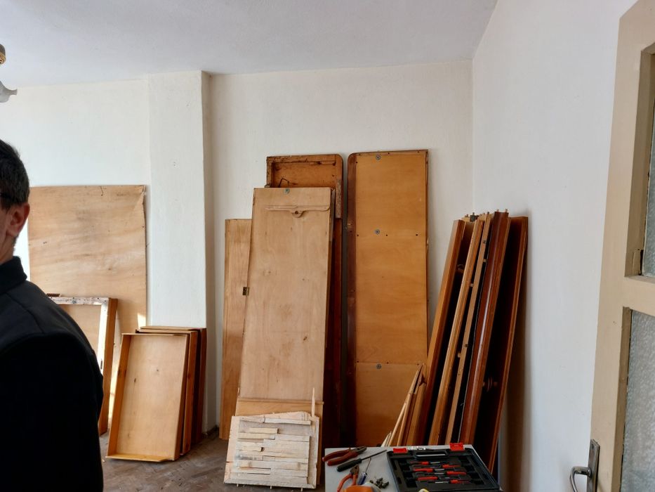 Подаряват се здрава секции,легла и плоскости