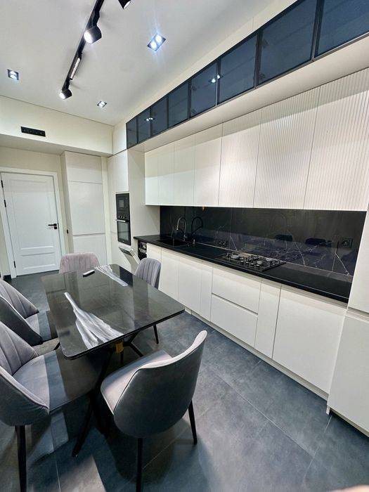 Арендага навастройка квартира 3хона 90 кв 800$ Ойлага Инастранс қиз бо