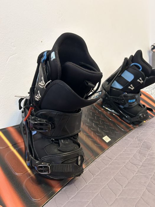 Placa Snowboard BURTON, Boots BURTON, Casca MiVida, Ochelari REBELL
