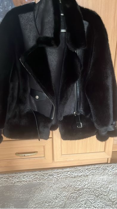 Дубленка короткая,на теплую зиму