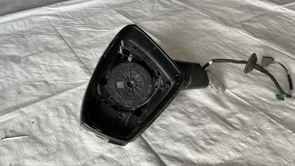 2 броя ляво и 1 брой дясно огледало VW Tiguan 2 2016-