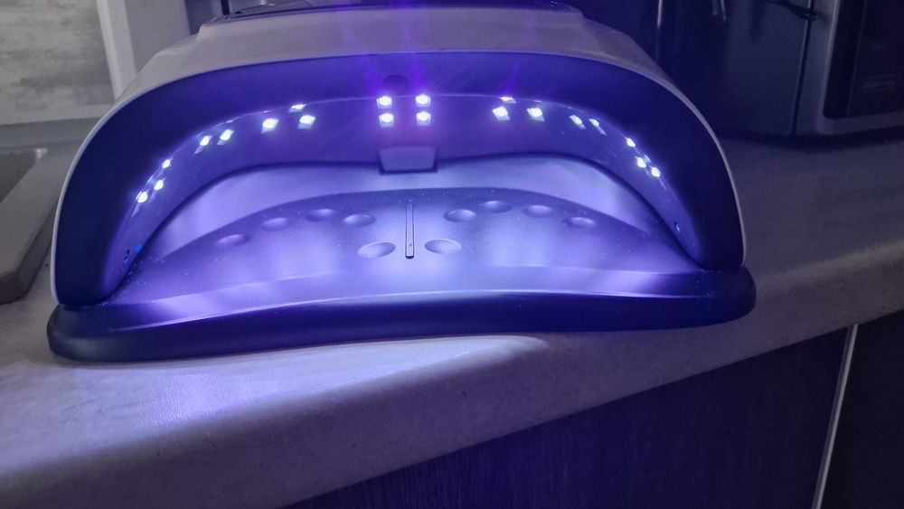 Lampa LED unghii, 2 in 1 cu senzor, putere de 108W Sun model BQ6T .