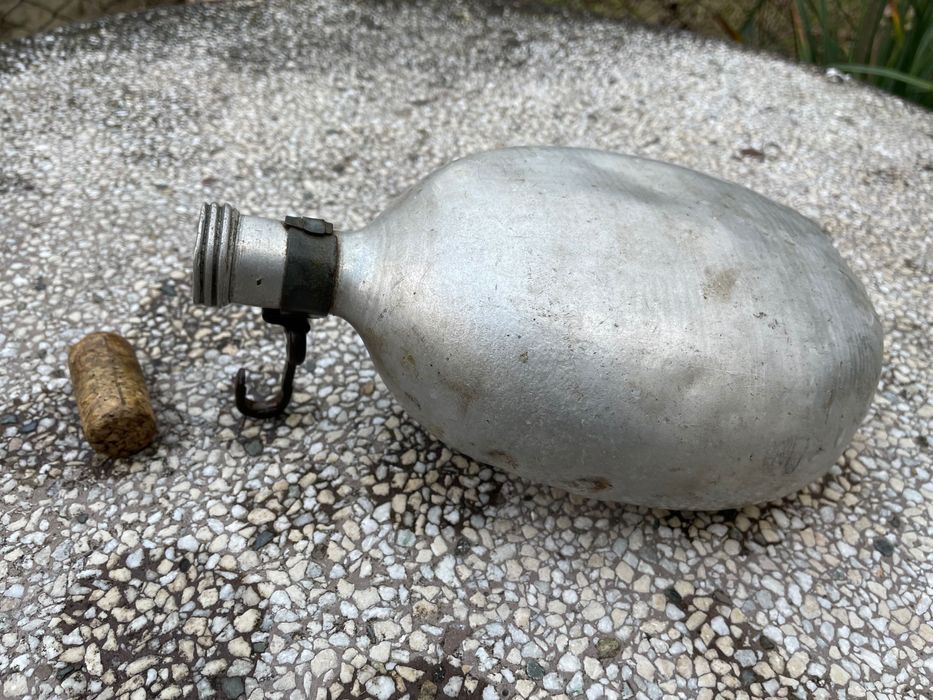 Стара алуминиева манерк за вода
