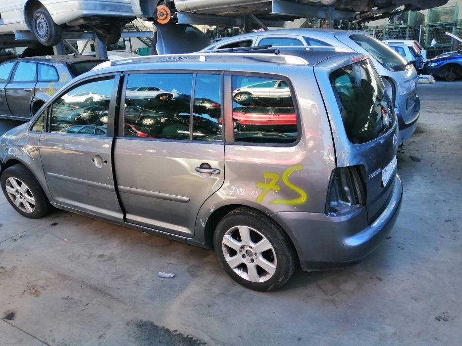 vw touran 1.9 tdi 105k / фолцфаген Туаран 1.9tdi 105k 5скорости