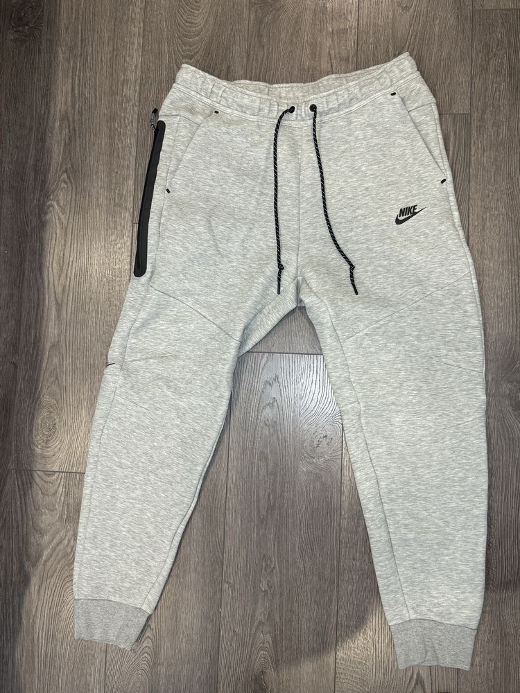 Nike tech fleece