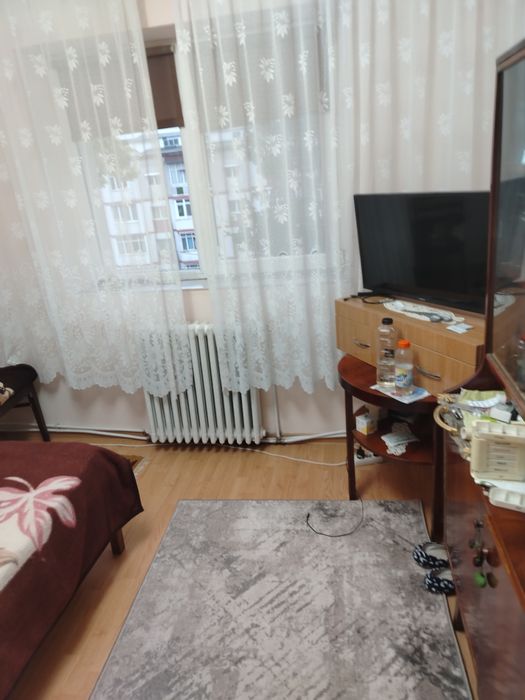 Vând apartament 3 camere decomandat