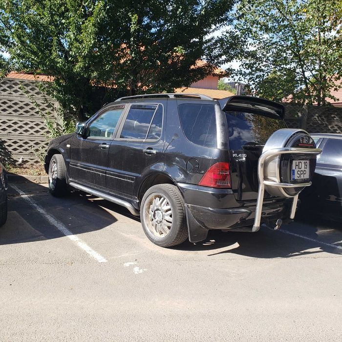 Masina Mercedes-Benz