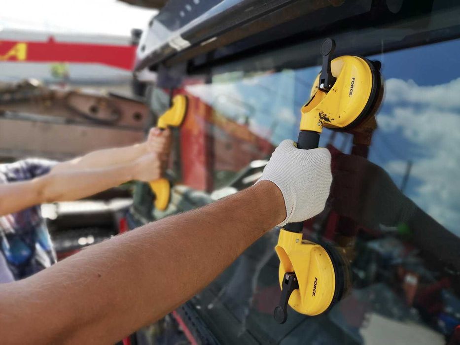 Замена стекол на спец-технику