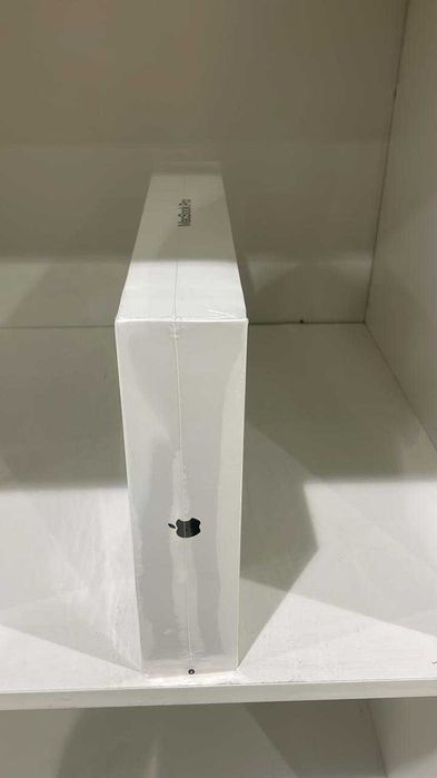 Apple MacBook Pro 13.3″, i5 2GHz,qc,16GB,1Tb SSD ,model A2251