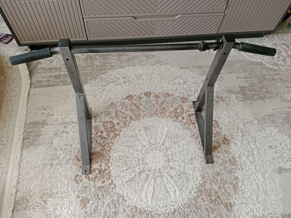 Турник настенный