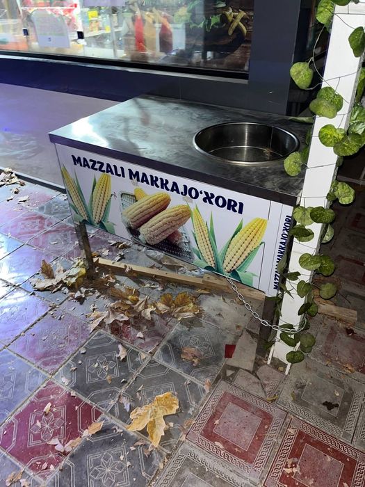 Kukuruz qiladigan aparat