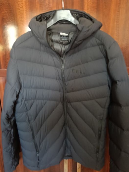 Geacă puf Jack Wolfskin noua cu eticheta