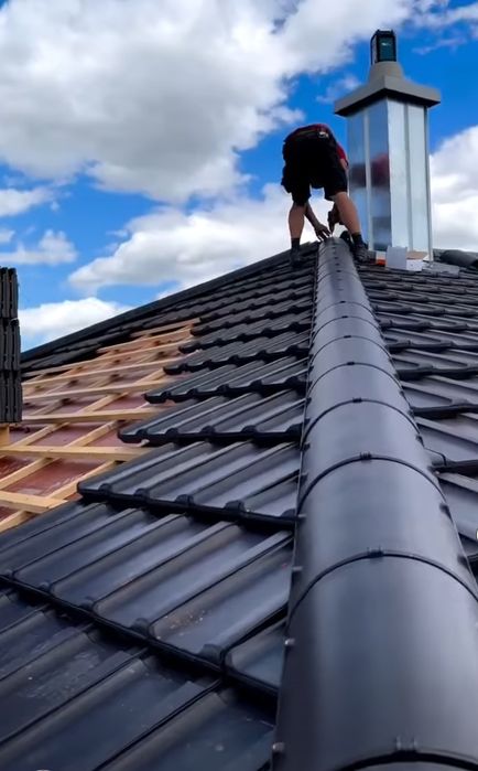 Executam acoperisuri tigla metalica si ceramica reparatii si montaj