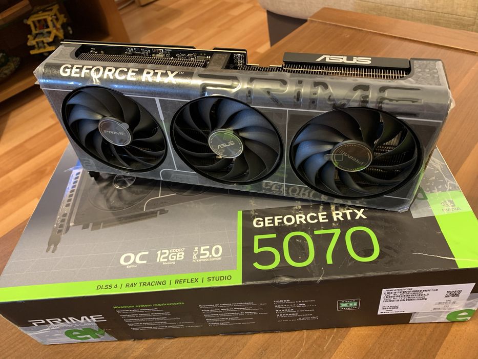 Placa video ASUS RTX™ 5070 OC Edition, 12GB GDDR7, garantie eMag