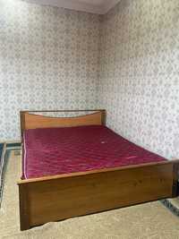 Продается старая кровать, двухместная