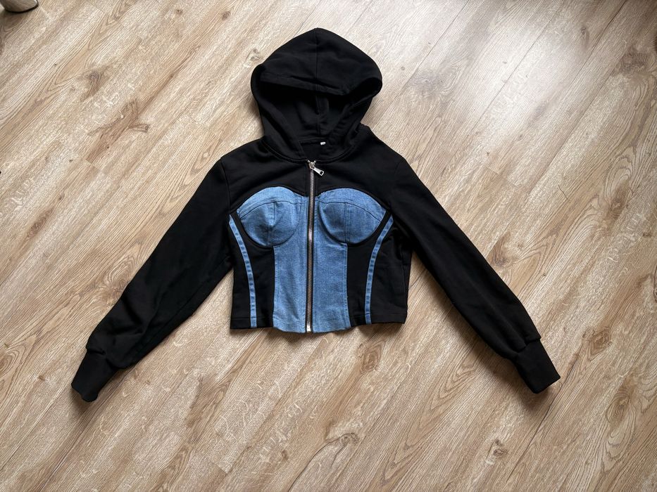 Къс дамски втален суичер модерна кройка актуален плат с дънково