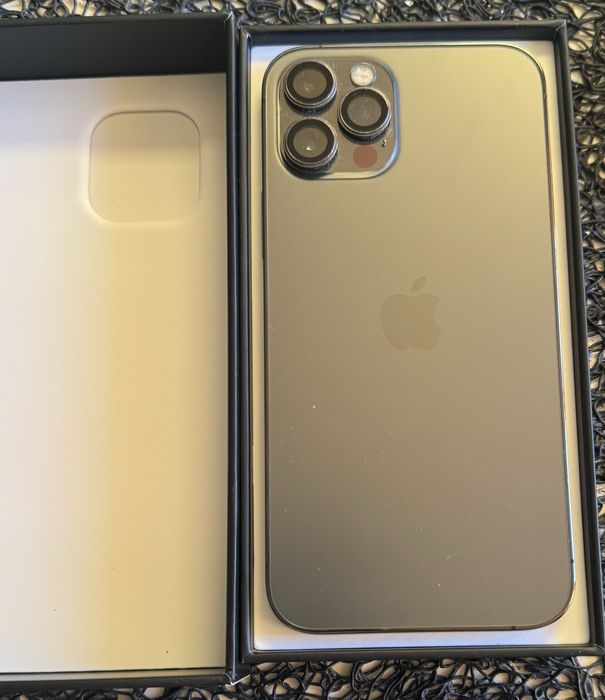 IPhone  12 pro Graphite пълен комплект/95%батерия/като нов