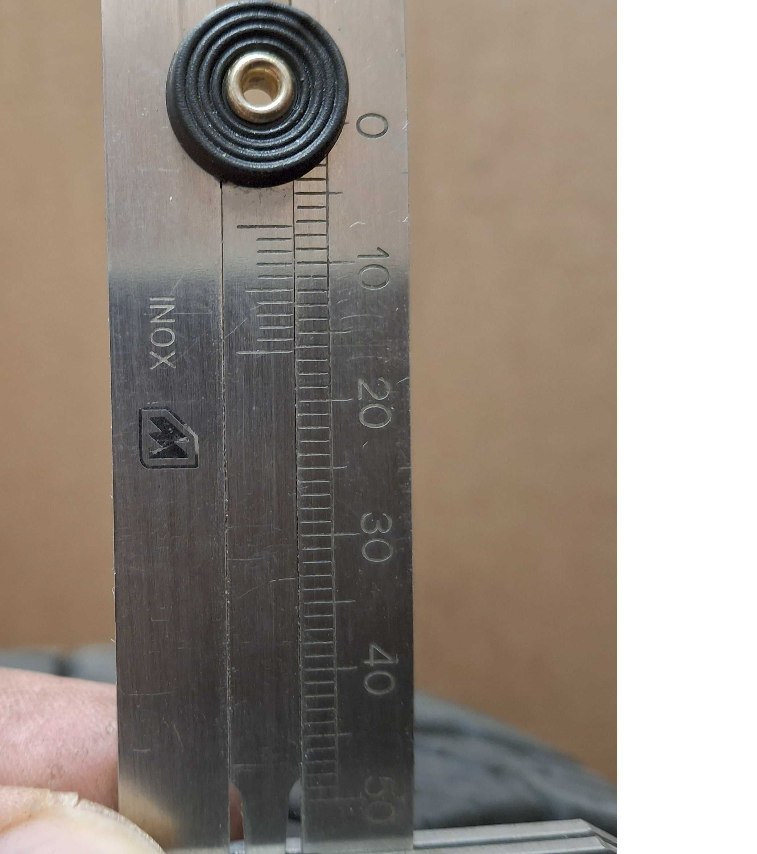 Зимни гуми : 4 бр. 225/50/17 и 3 бр. 175/70 R14