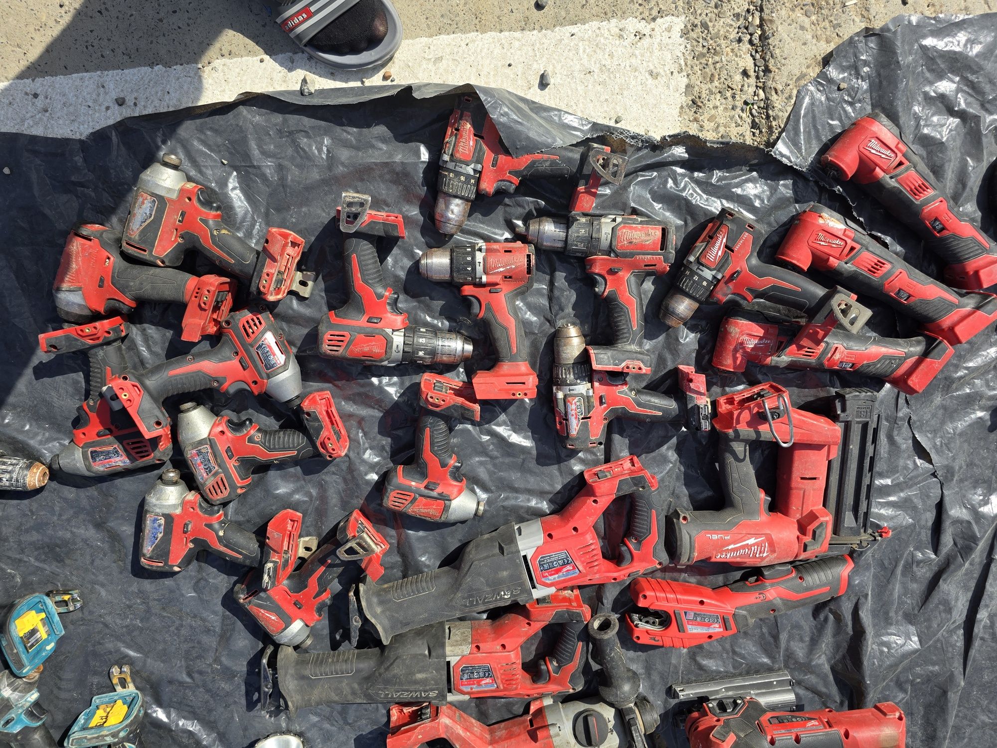 Scule makita dewalt milwaukee si altele