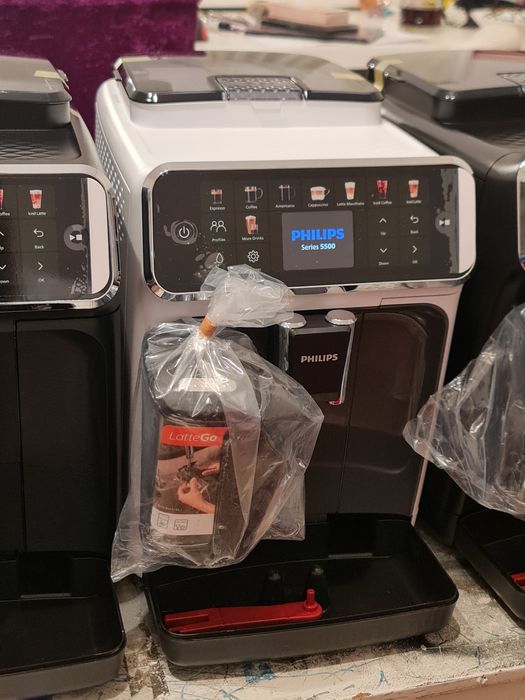 Espressor automat PHILIPS Seria 5500 EP5541/50 1.8l 1500W 15 bar negru