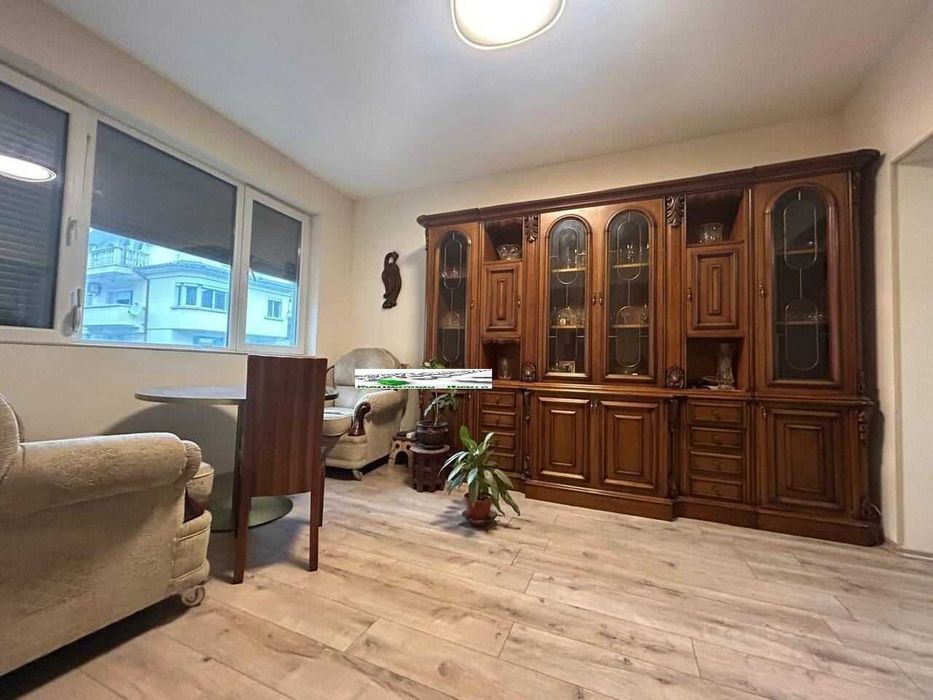 Продава се Тристаен апартамент в Пловдив, Гагарин - 112 кв.м за 1518 €/кв.м - Снимка #1