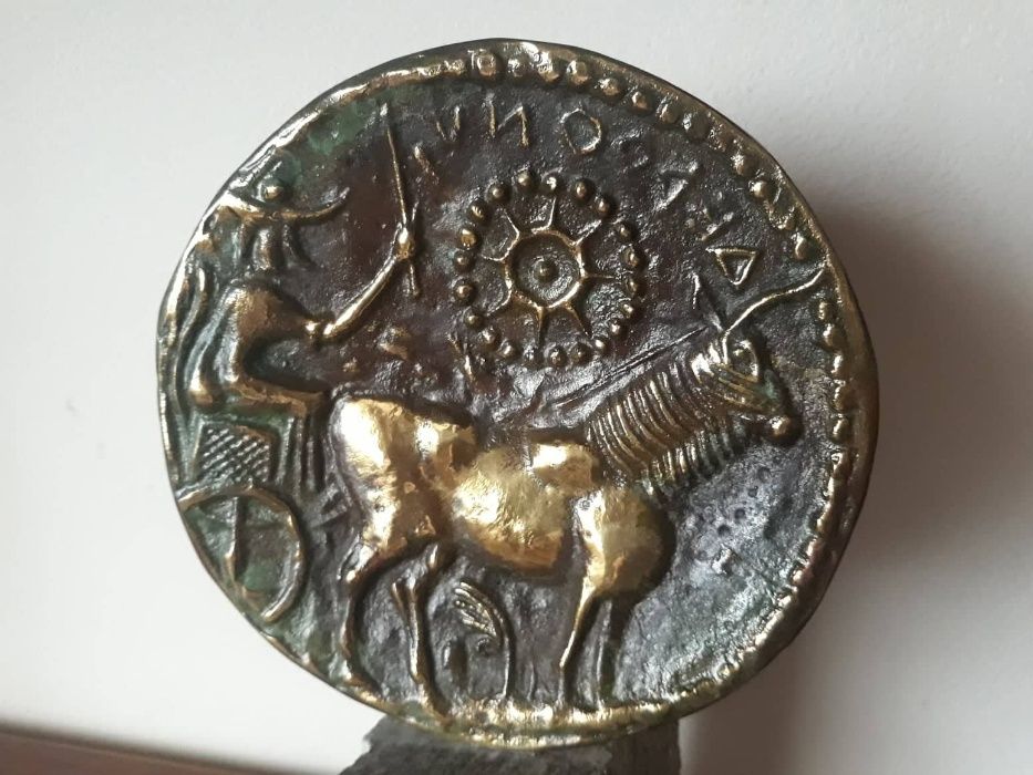 Антична бронзова монета