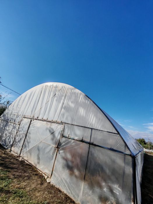 De vânzare solar 10 metri lățime 40 lungime  preț  negociabil