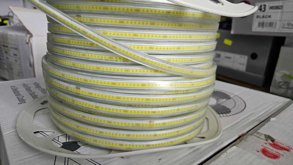 Ярка LED Лента на 220V COB IP67 3000К/6000К с цял диод