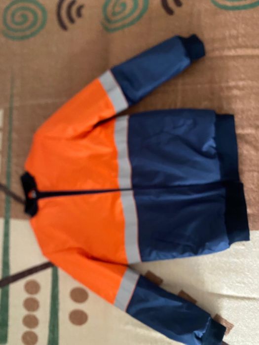 Продаю спец одежду