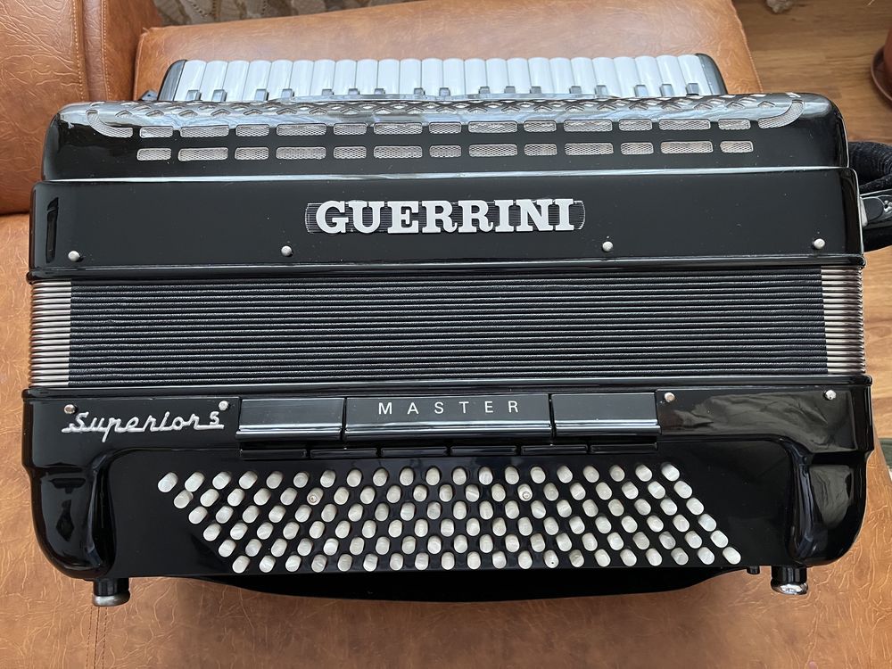 Acordeon Guerrini Master Superior 5