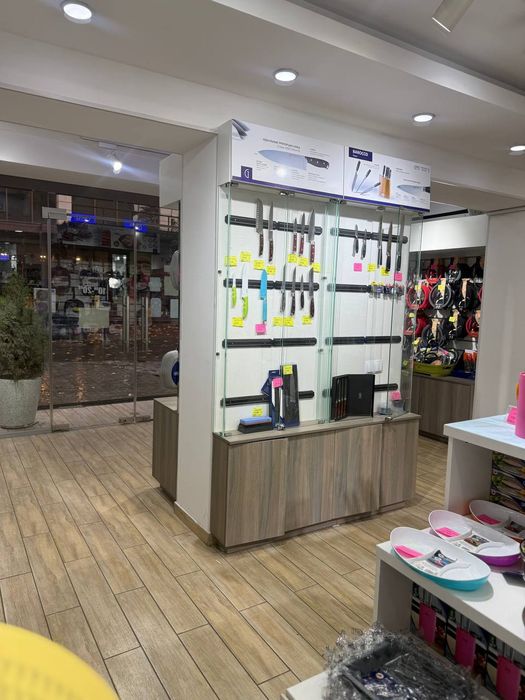 Мебель для магазина, витрина, полки, шкафы