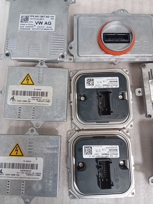 Calculatoare xenon diferite mărci de mașini.