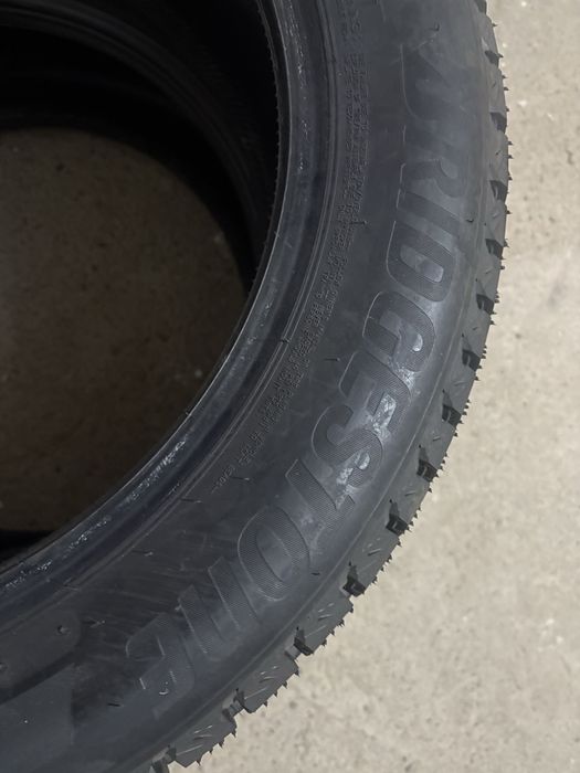 2 бр. Зимни гуми Bridgestone 235/ 55/ 19 DOT 2424