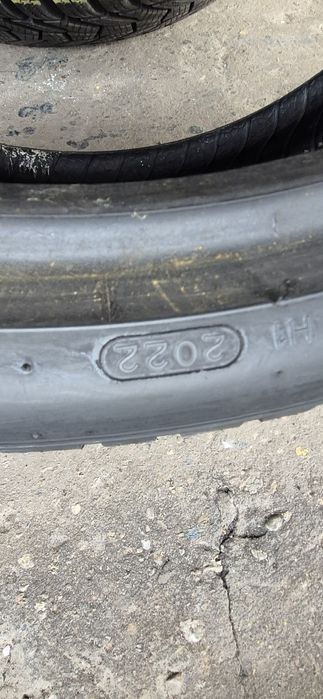 4 anvelope iarna ca si noi Hankook 255/35/21.Pretul este pe bucata