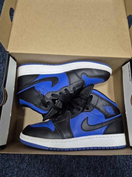 Vând Jordan 1 Mid