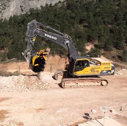 Cupa concasare model BF135.8 pentru excavatoare 43-80 ton