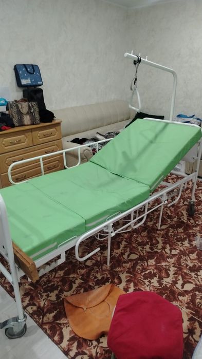 Продам функциональный трехсекцонную кровать