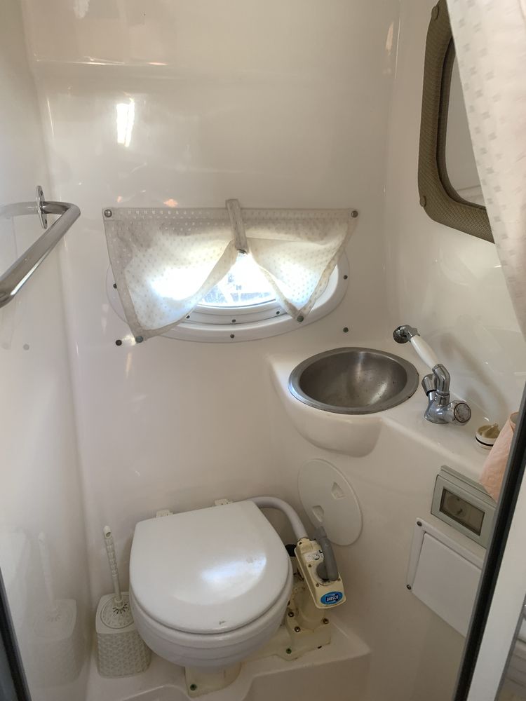 Яхта Rinker 260 Express Cruiser