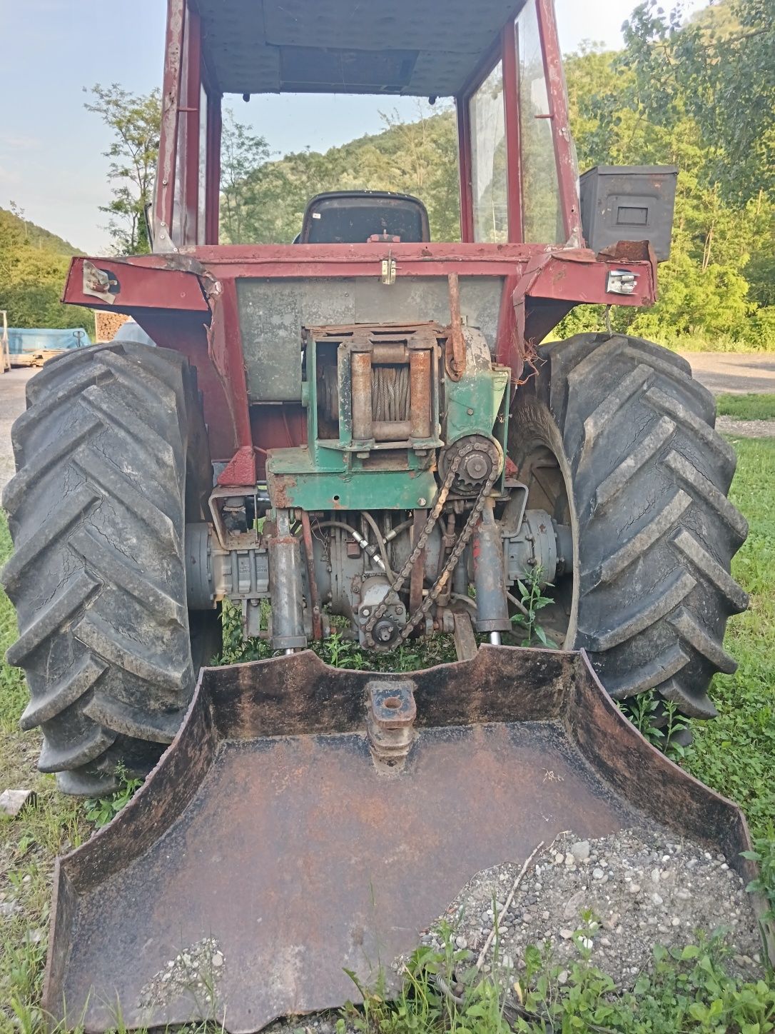 Vând sau schimb tractor MF