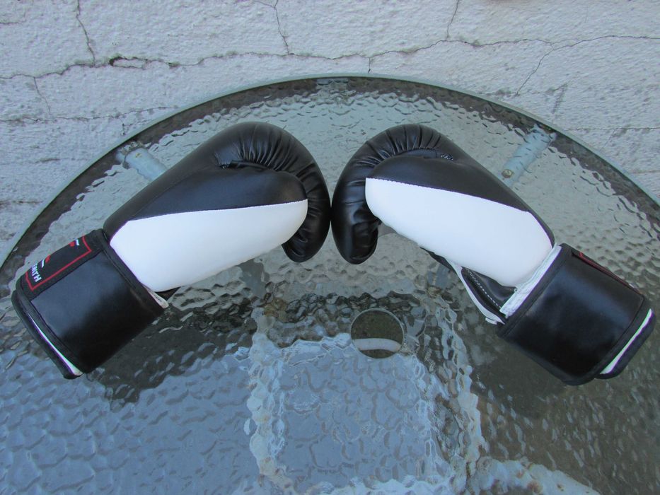 Боксови ръкавици Max Strength