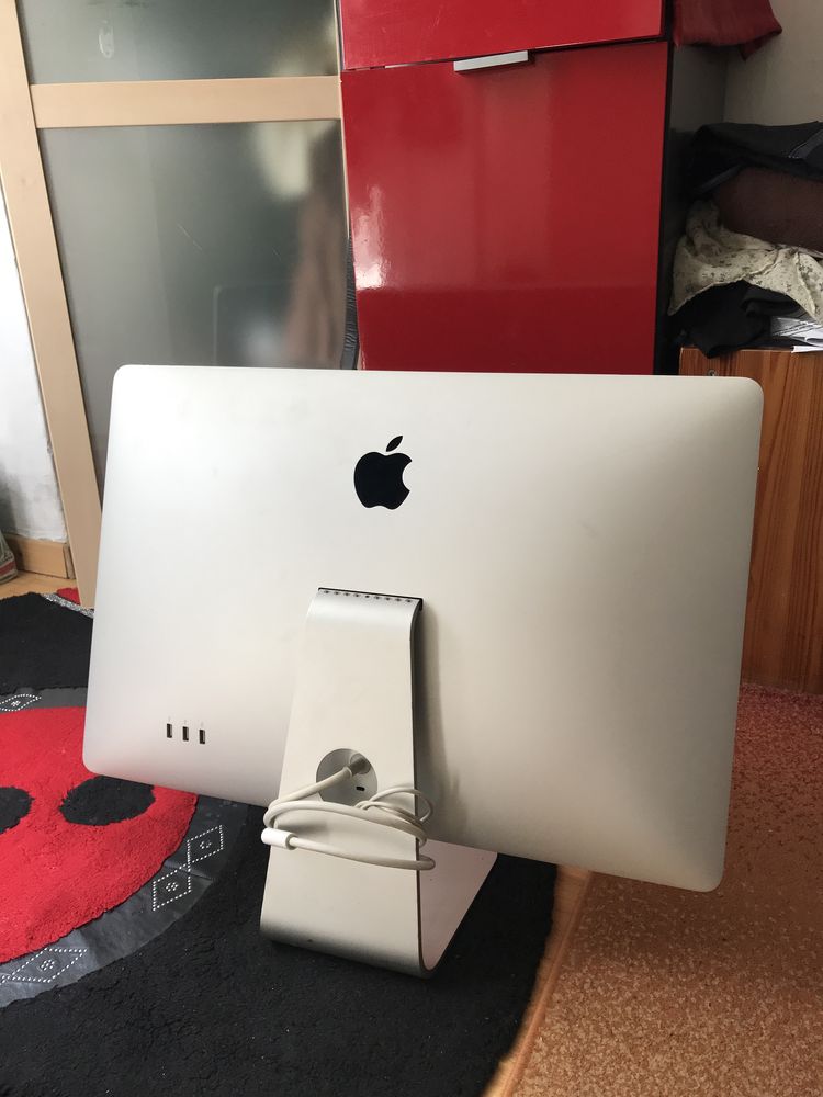 Apple Cinema Display LED (24-инча)