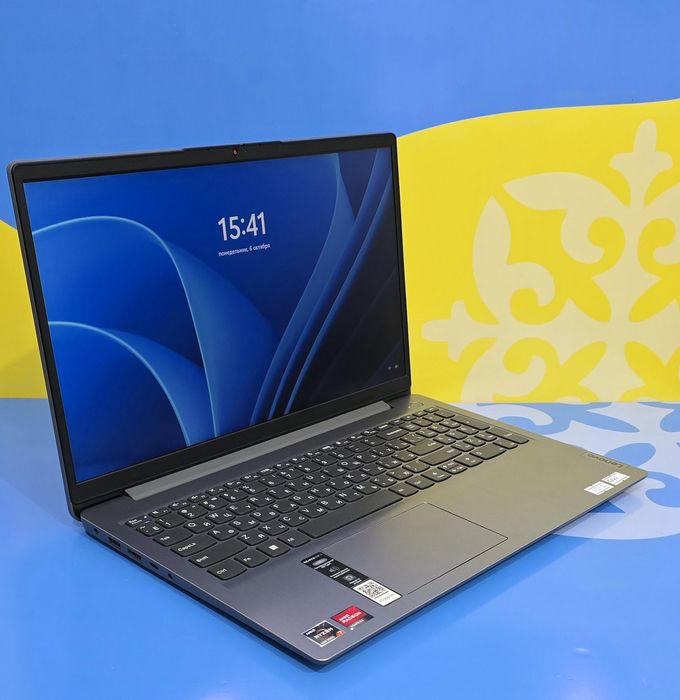 Ноутбук Lenovo/AMD Ryzen 7-5825U/RAM 8GB/SSD 512GB Код 4171