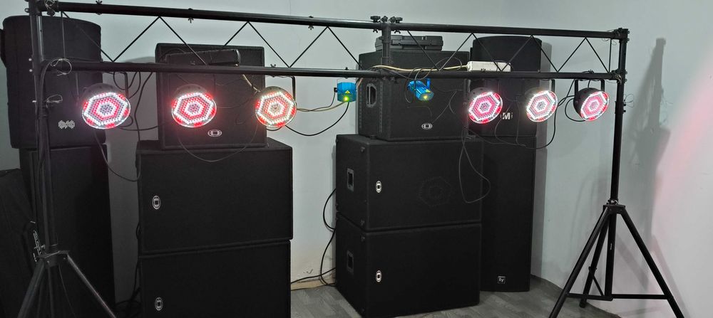 Vand schela lumini cu 6 par led cu DMX 512