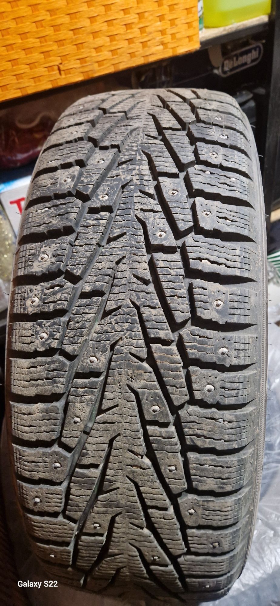 Зимние шипованные шины Nokian