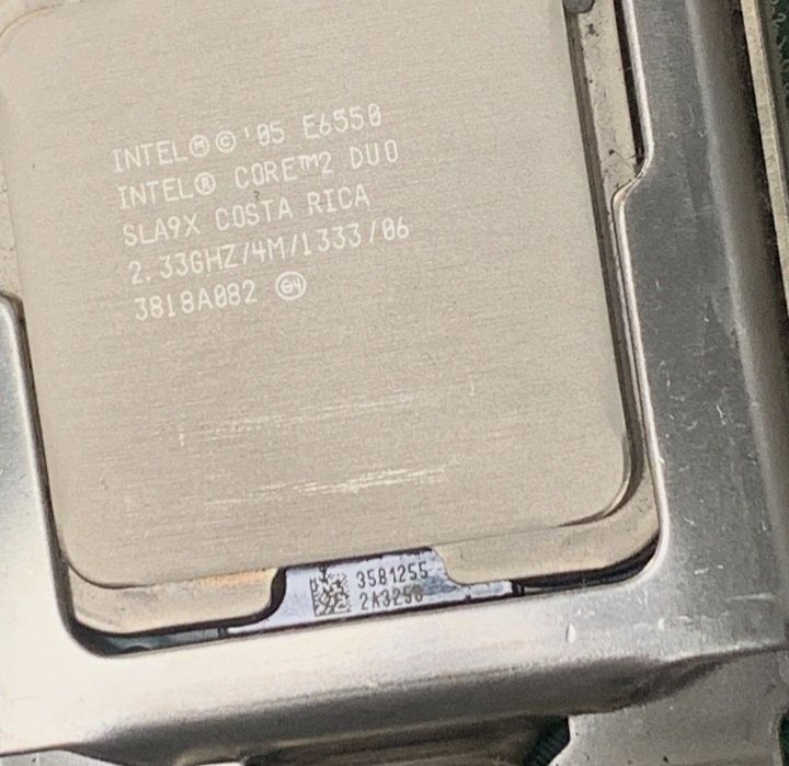 Placa de bază DELL Optiplex GX755 + procesor+ cooler procesor+2GB ram