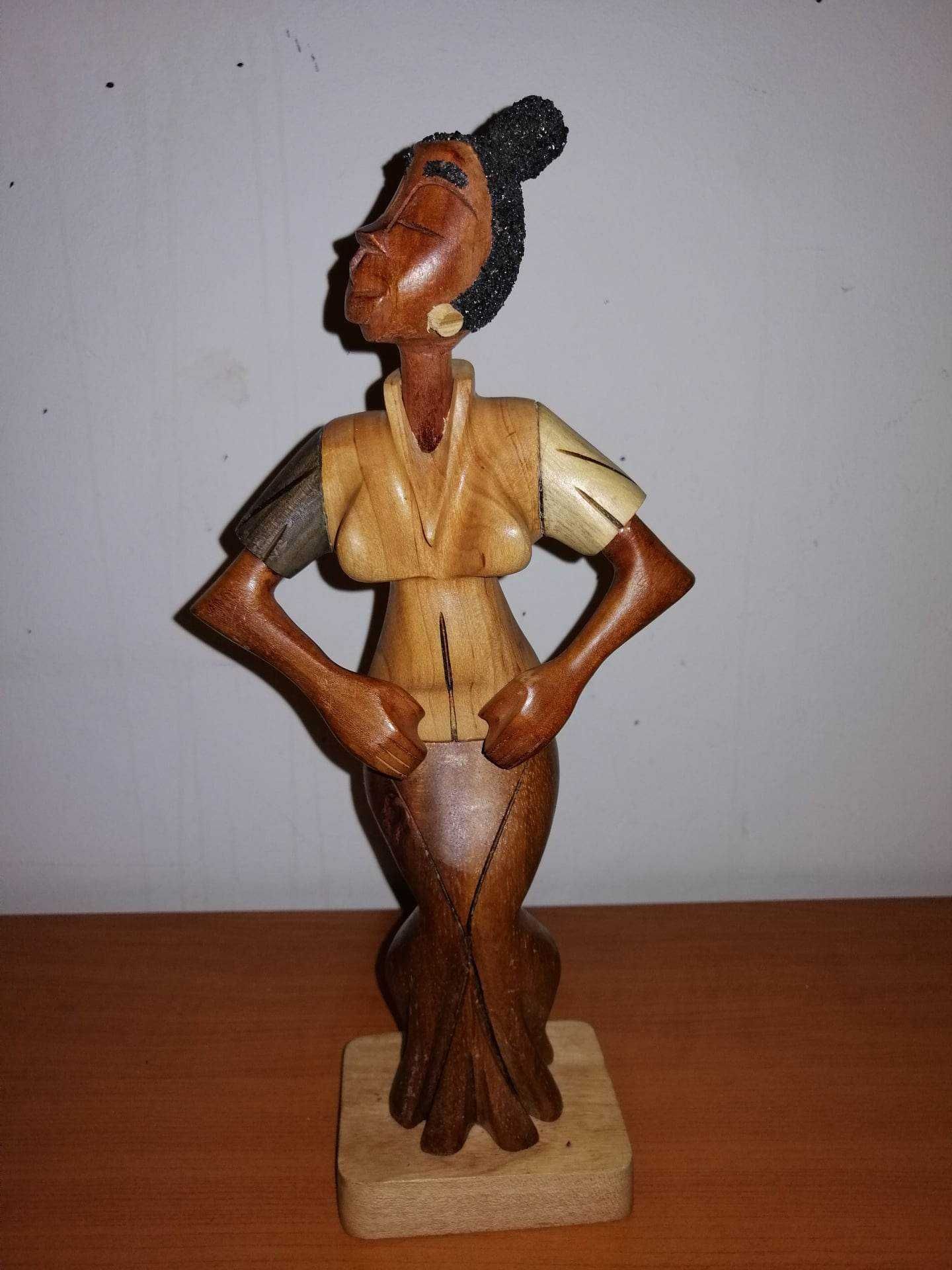 Statueta sculptura lemn arta africa dansatoare cap sold mobil