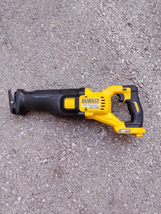 Саблен трион DeWalt 54v